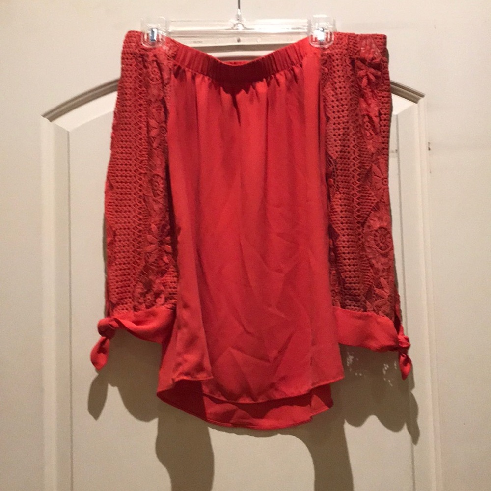 Off the shoulder top with detailed sleeve with tie